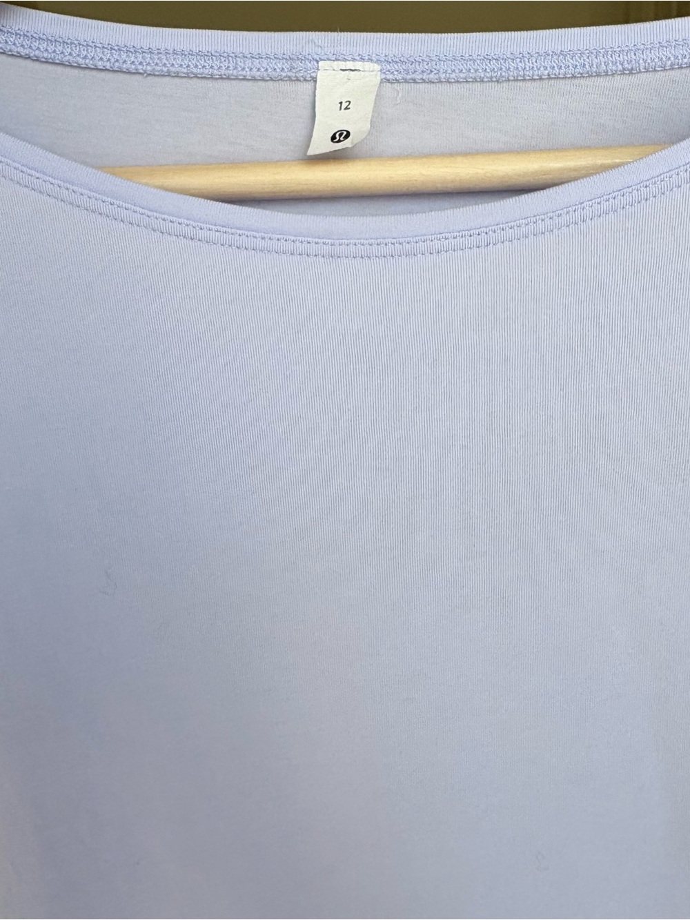 Lululemon Back in Action Shirt 💜 - Picture 6 of 6